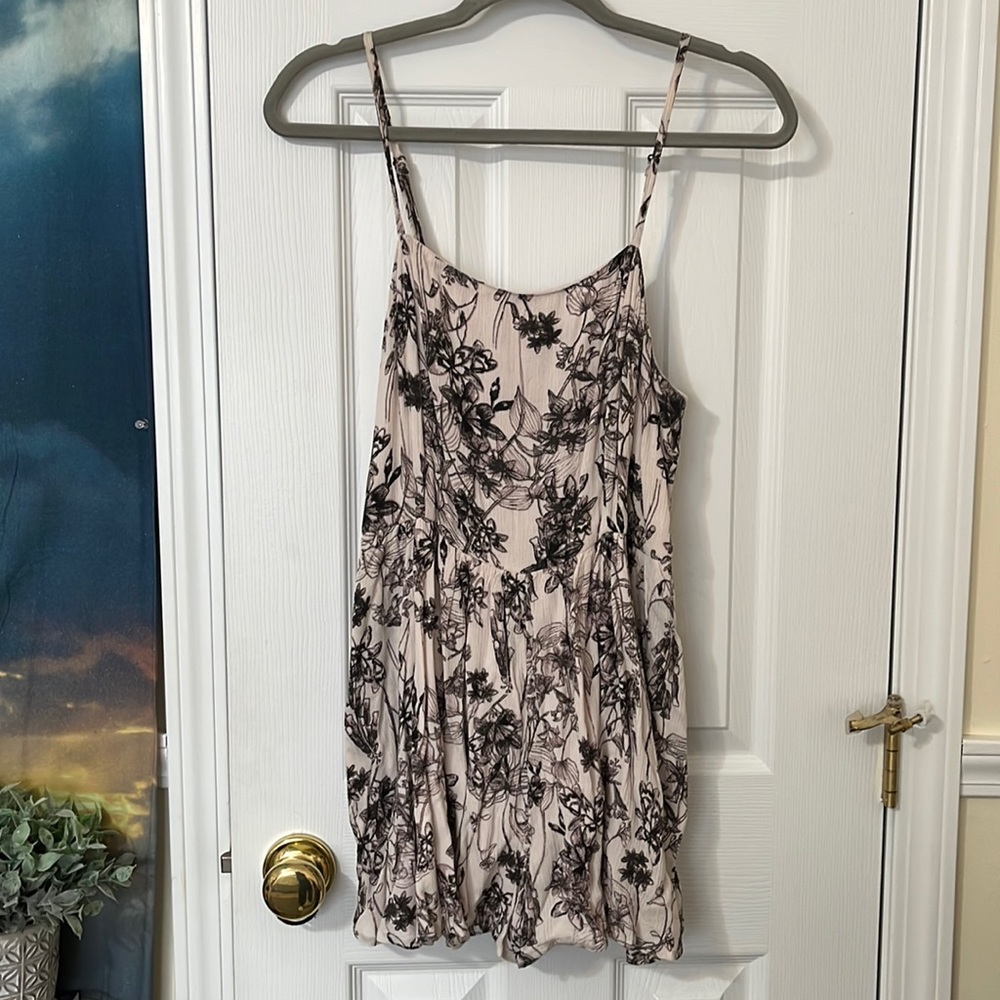 URBAN OUTFITTERS PURPLE FLORAL ROMPER